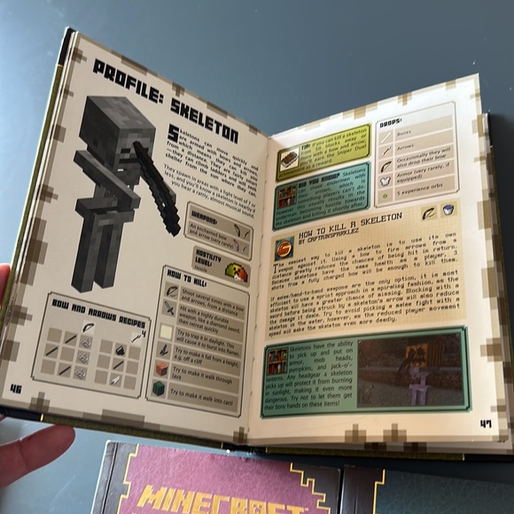 Microsoft Minecraft 3 book bundle set “Build it, combat tips, essential info.” - Picture 6 of 9